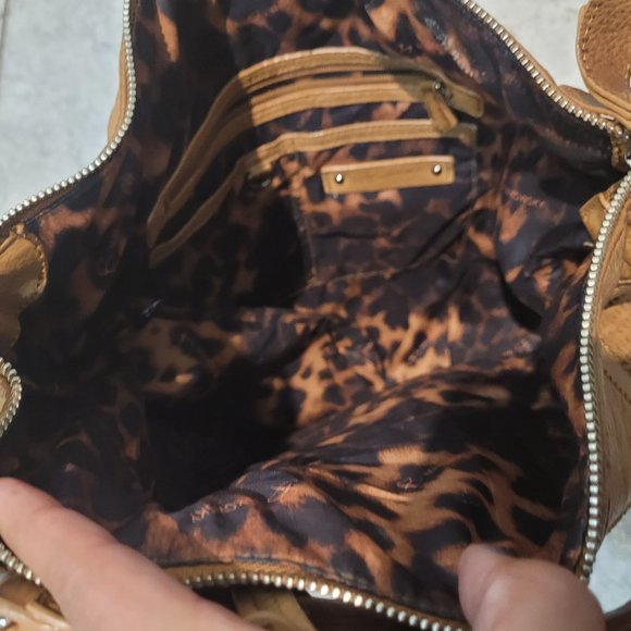 b. makowsky~Soft Leather~ Extra Large Handbag  17 X 15.5 - Picture 5 of 16